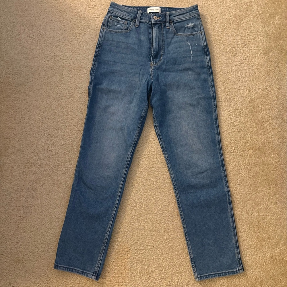 Abercrombie & Fitch The Mom High Rise Jeans